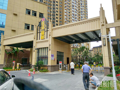 小區(qū)門頭及休息廊架